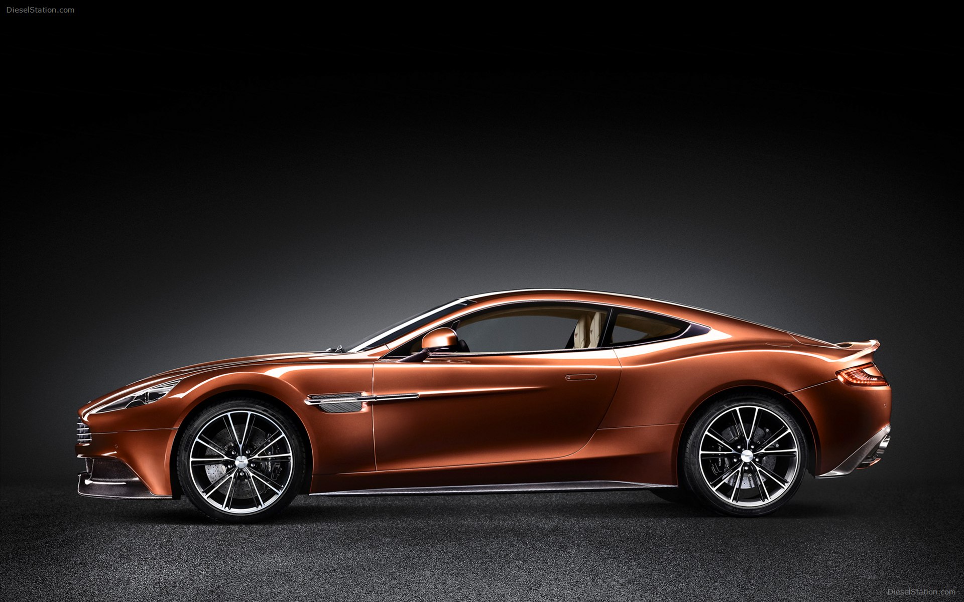 Aston Martin Vanquish 2013